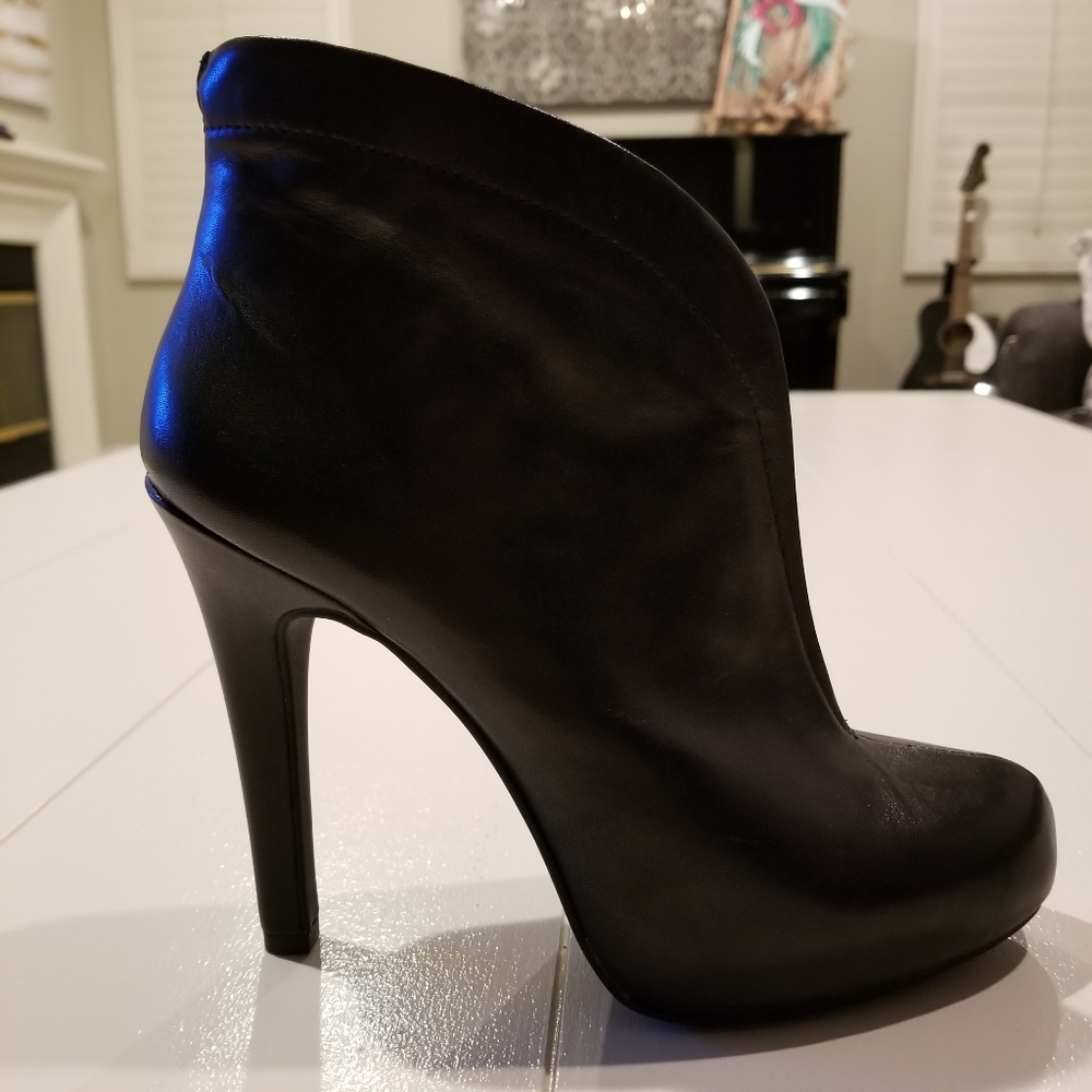 JESSICA SIMPSON Genuine Leather Bootie